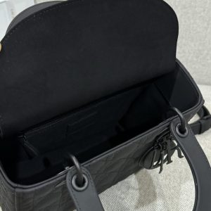 Replica Lady Dior Medium Ultramatte Black - high-quality designer bag clone