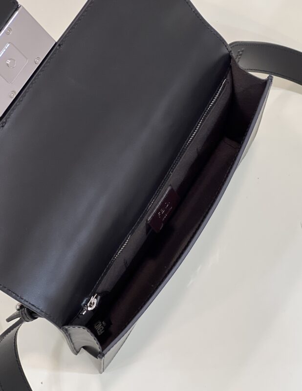 Replica Fendi Baguette Pouch Black - best-selling designer handbag dupe