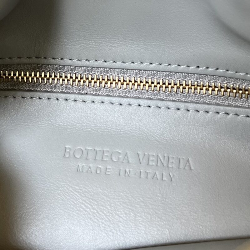 Replica Bottega Veneta Hop Wave - high-quality designer bag clone