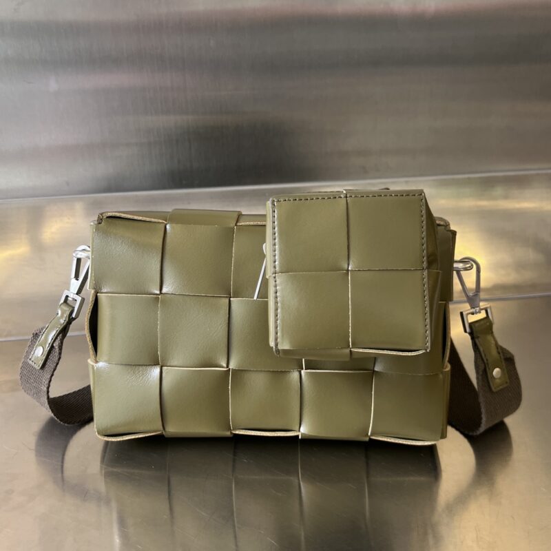 Replica Bottega Veneta Cassette With Versatile Strap - high-quality designer bag clone