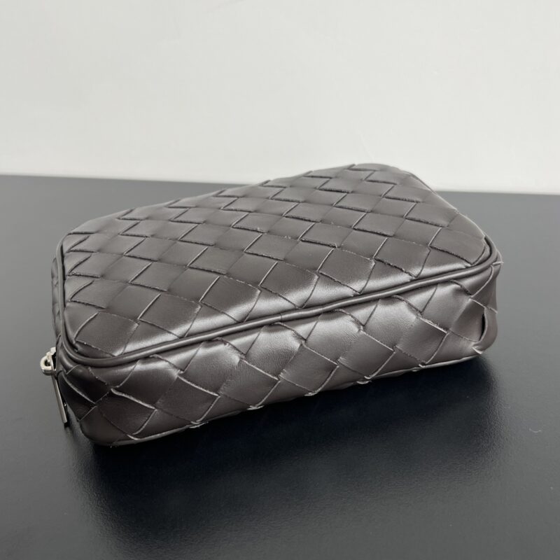 Replica Bottega Veneta Small Clutch - high-quality designer bag clone