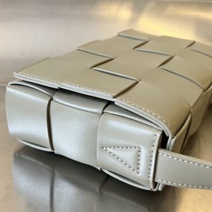 Replica Bottega Veneta Cassette 2.0 Beige - high-end fake designer purse