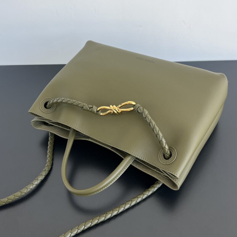 Replica Bottega Veneta Andiamo Full Leather - best-selling designer handbag dupe