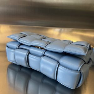 Replica Bottega Veneta Cassette Sky Blue - realistic designer-inspired fake bag