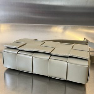 Replica Bottega Veneta Cassette 2.0 Beige - premium 1:1 fake handbag model