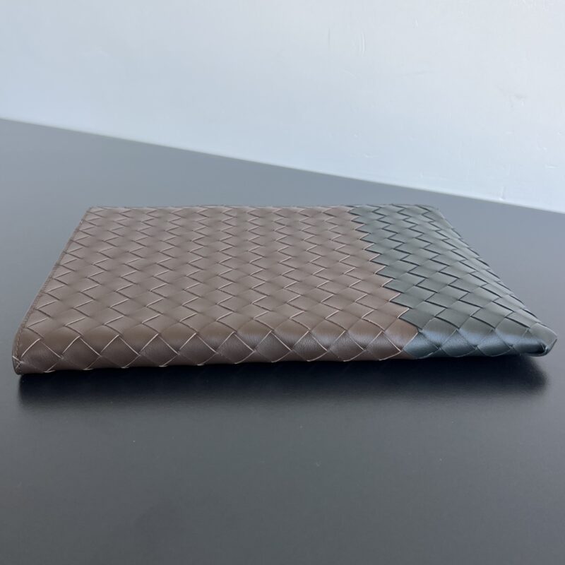 Replica Bottega Veneta Half Zip Clutch - ultra-realistic fake designer tote