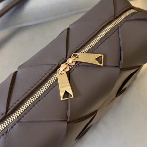 Replica Bottega Veneta Cassette Camera Bag - best-selling designer handbag dupe