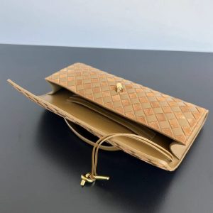 Replica Bottega Veneta Wallet Clutch - ultra-realistic fake designer tote