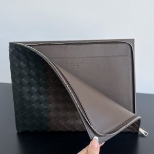 Replica Bottega Veneta Half Zip Clutch - best-selling designer handbag dupe