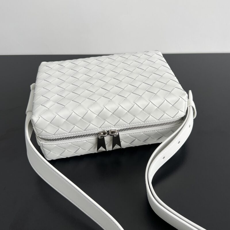 Replica Bottega Veneta Loop Camera Bag - best quality luxury bag dupe