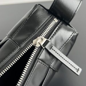 Replica Bottega Veneta Arco Camera Bag - premium-grade designer purse dupe