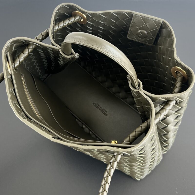 Replica Bottega Veneta Andiamo Medium - premium-grade designer purse dupe