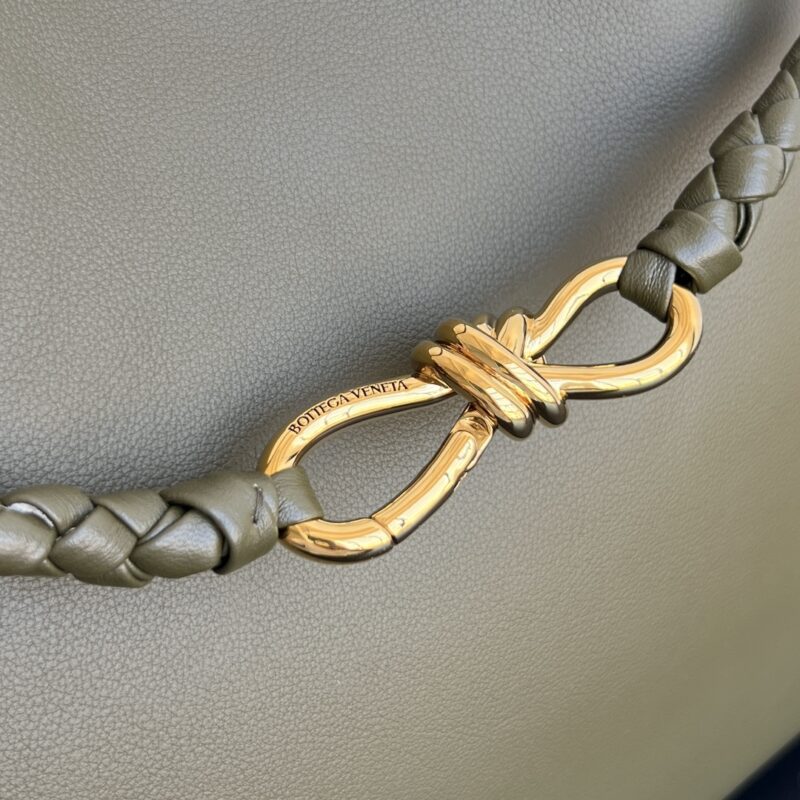 Replica Bottega Veneta Andiamo Full Leather - best-selling designer handbag dupe