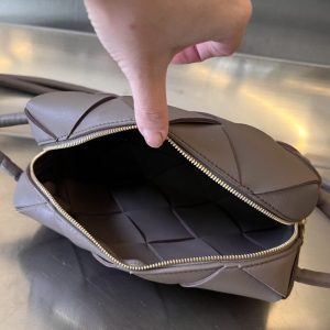 Replica Bottega Veneta Cassette Camera Bag - top-tier luxury replica shoulder bag