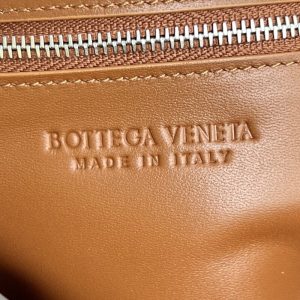 Replica Bottega Veneta Cassette 2.0 Brown - premium 1:1 fake handbag model