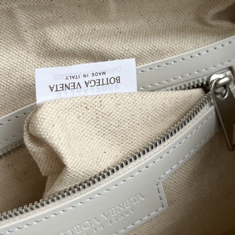 Replica Bottega Veneta Loop Camera Bag - high-quality designer bag clone