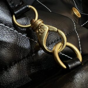 Replica CHANEL 22 Medium Handbag Black - near-authentic luxury replica handbag