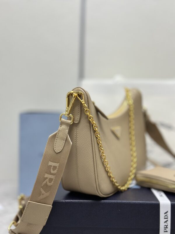 Replica Prada Re-Edition Caramel 2005 - premium 1:1 fake handbag model