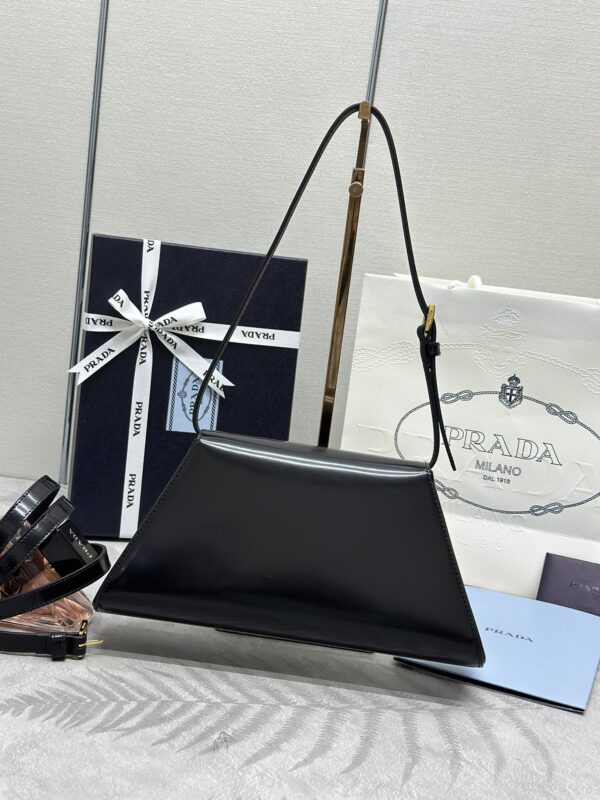 Replica Prada Triangle Leather Handbag Black - elite superclone designer purse