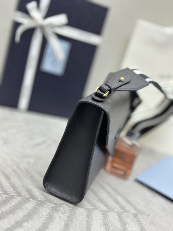 Replica Prada Saffiano Black Envelope - premium-grade designer purse dupe