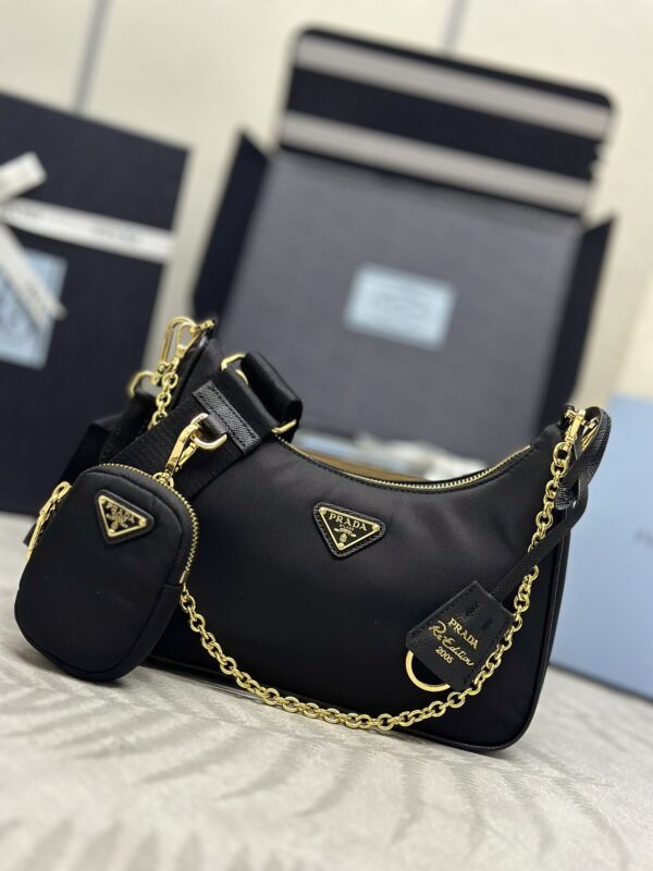 Replica Prada Re-Edition Nylon 2005 Black - best quality luxury bag dupe