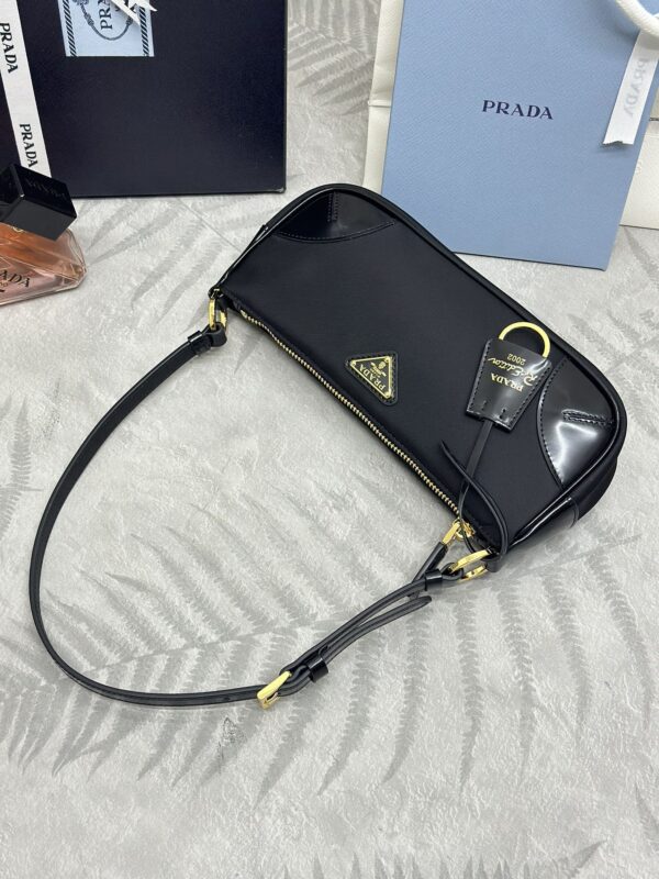 Replica Prada Re-Edition 2002 Nylon - near-authentic luxury replica handbag