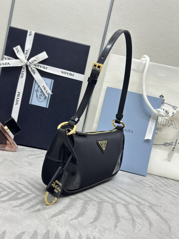 Replica Prada Re-Edition 2002 Nylon - high-accuracy replica luxury purse