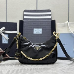 Replica Prada Re-Edition 2002 - realistic designer-inspired fake bag