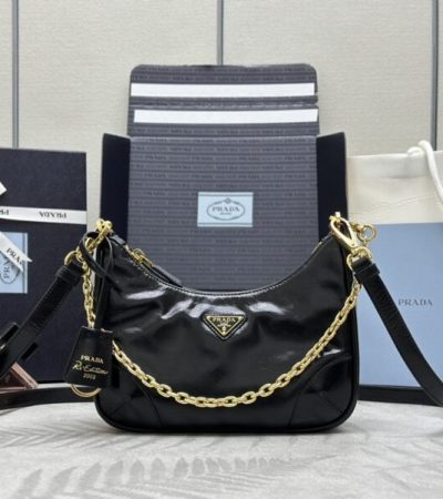Replica Prada Re-Edition 2002 - realistic designer-inspired fake bag