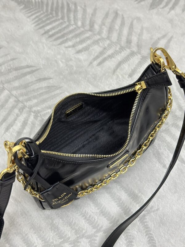 Replica Prada Re-Edition 2002 - premium-grade designer purse dupe