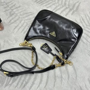 Replica Prada Re-Edition 2002 - realistic designer-inspired fake bag