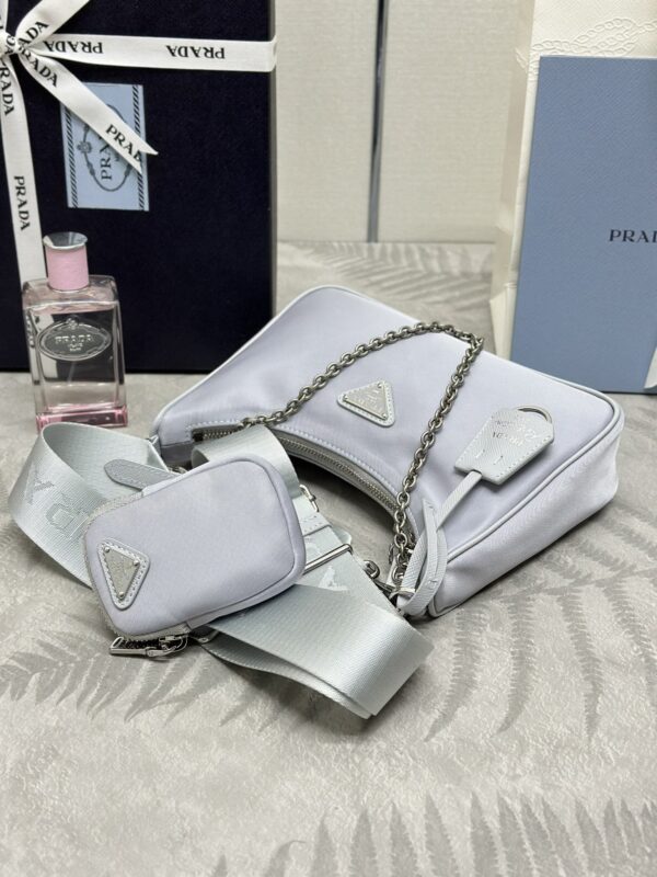 Replica Prada Re-Edition Nylon 2005 Blue - realistic designer-inspired fake bag
