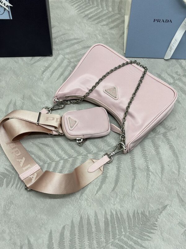 Replica Prada Re-Edition Nylon 2005 Pink - authentic-look luxury purse replica