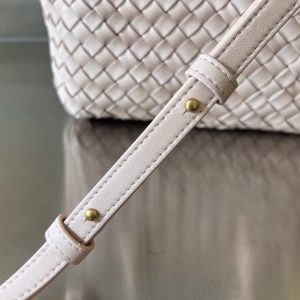 Replica Bottega Veneta Cabat Tote - ultra-realistic fake designer tote