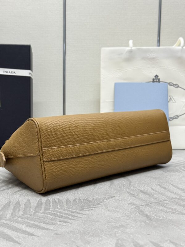 Replica Prada Large Saffiano Caramel - realistic designer-inspired fake bag