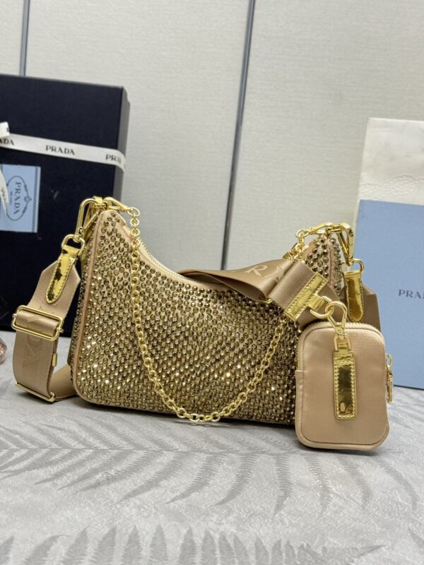 Replica Prada Re-Edition 2005 Diamond Gold - realistic designer-inspired fake bag