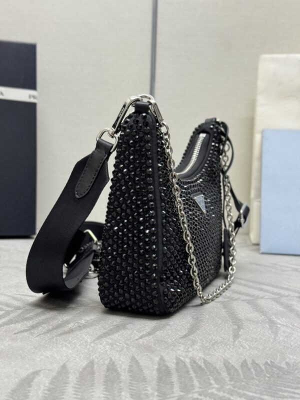 Replica Prada Re-Edition 2005 Diamond Black - ultra-realistic fake designer tote