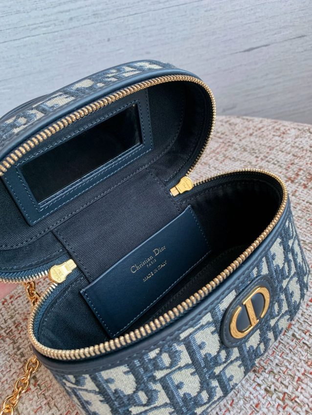 Replica Dior 30 Montaigne Vanity - authentic-look luxury purse replica