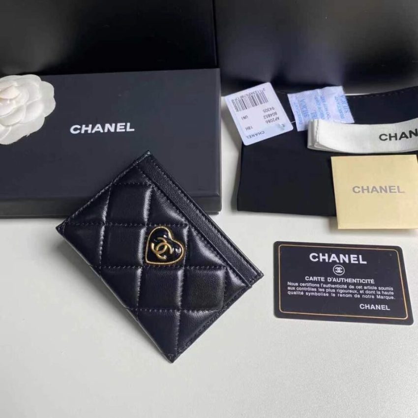 Replica Chanel Flap Card Holder Heart - realistic designer-inspired fake bag