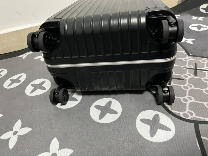 Replica Rimowa Hybrid Suitcase - premium 1:1 fake handbag model