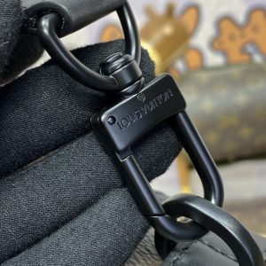 Replica Louis Vuitton Quest Messenger - elite superclone designer purse