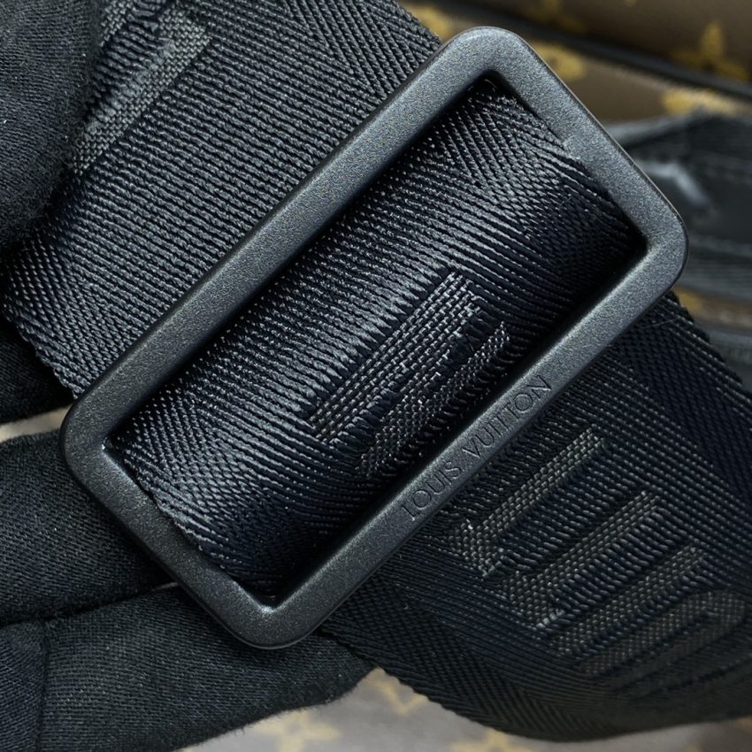 Replica Louis Vuitton Quest Messenger - high-end fake designer purse