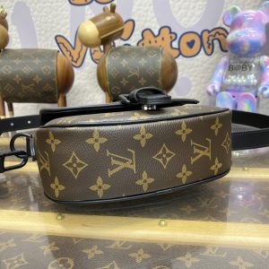 Replica Louis Vuitton Messenger Brown - best quality luxury bag dupe
