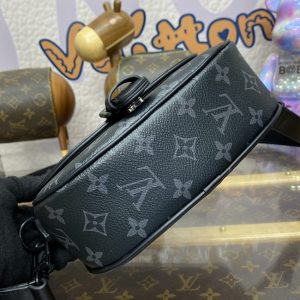 Replica Louis Vuitton Messenger Black - realistic designer-inspired fake bag