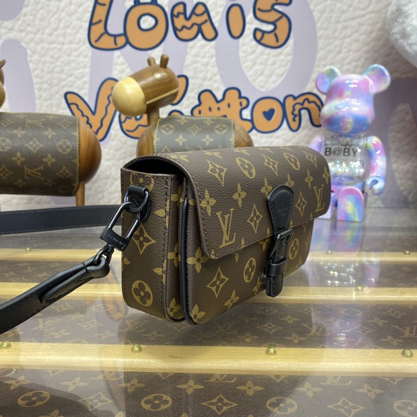 Replica Louis Vuitton Montsouris Wearable Wallet - high-quality designer bag clone
