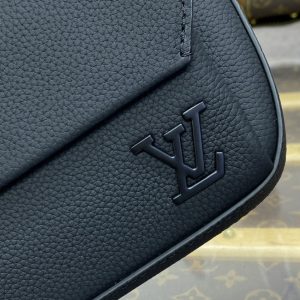 Replica Louis Vuitton Pilot Wearable Wallet Black - 1:1 designer replica handbag
