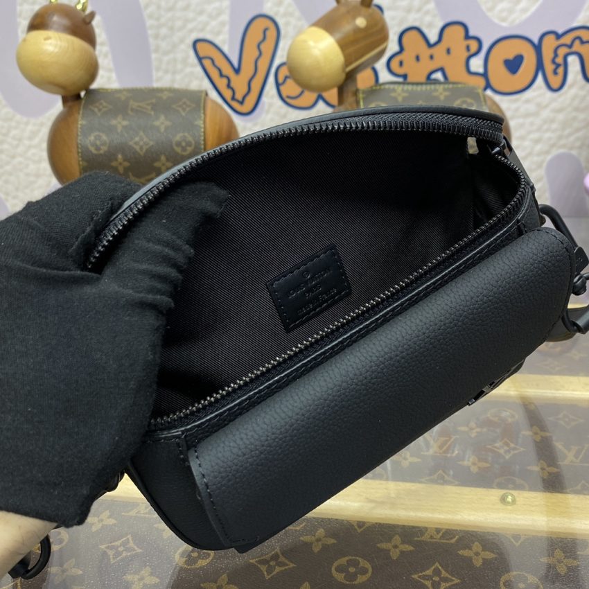Replica Louis Vuitton Pilot Wearable Wallet Black - realistic designer-inspired fake bag