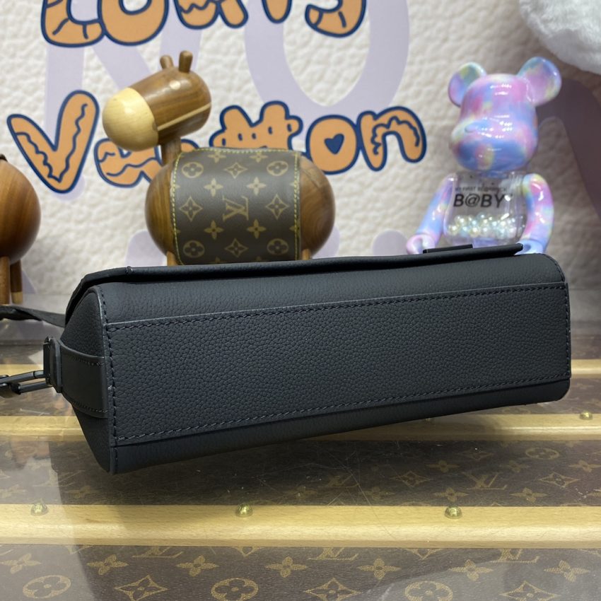 Replica Louis Vuitton Takeoff Messenger Black - premium-grade designer purse dupe