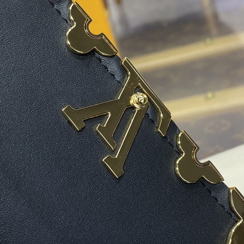 Replica Loius Vuitton Capucines Compact Wallet - near-authentic luxury replica handbag