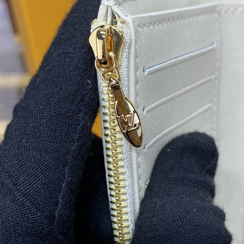 Replica Loius Vuitton Capucines Compact Wallet White - top-rated replica designer bag